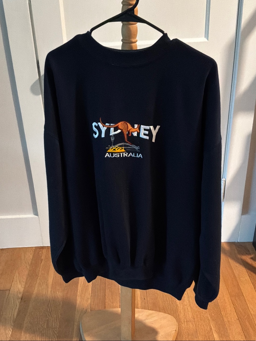 Sydney Australia Kangaroo Graphic Crewneck Sweater - Navy